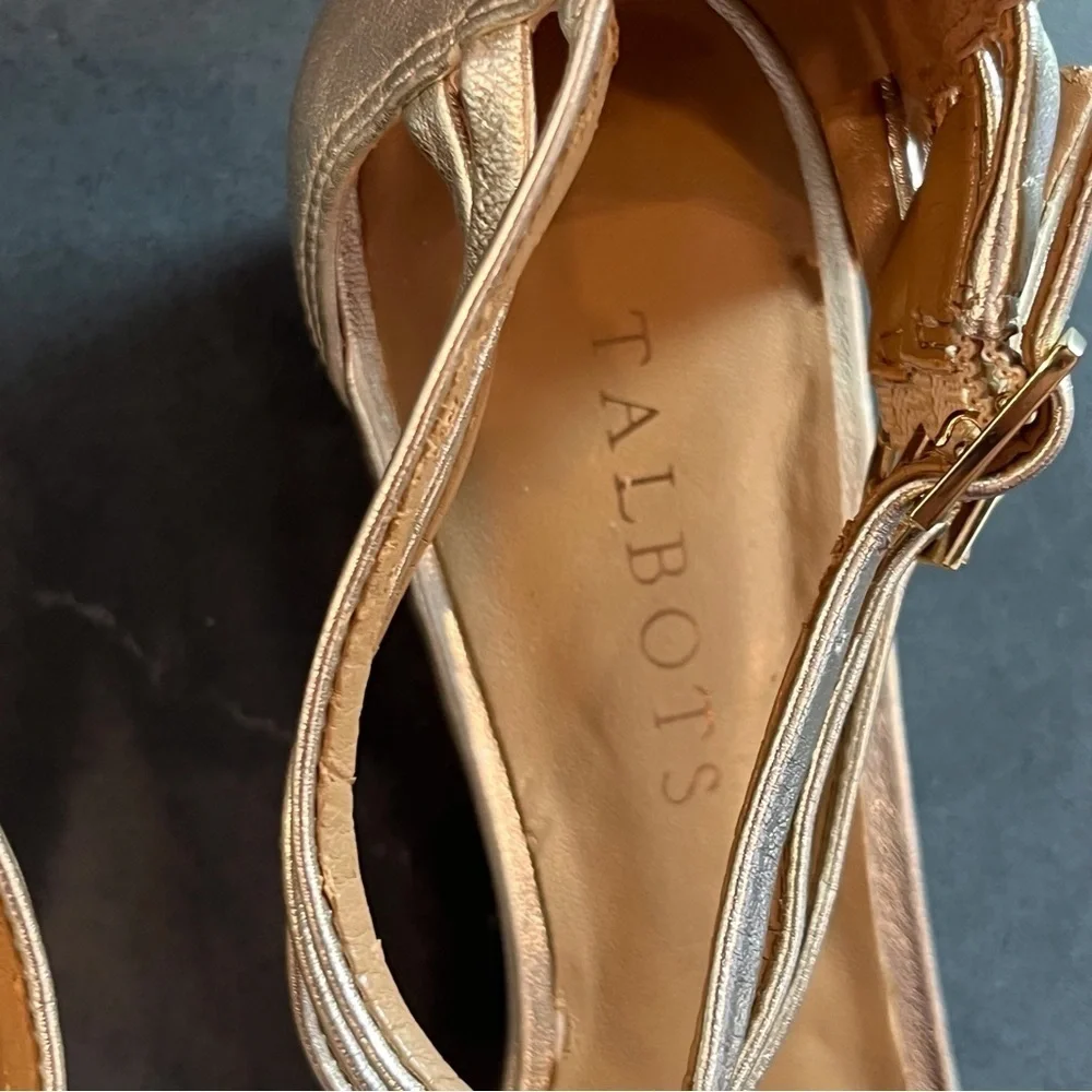 Talbots sz 7.5 gold Metallic strappy Wedge sandals